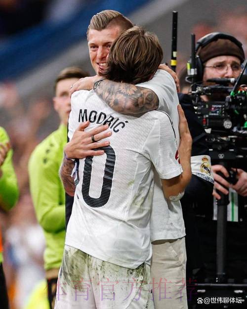 安帅被迫调整中场 魔笛克罗斯将重新担任首发搭档